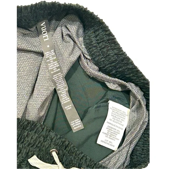 Vuori Clementine Short 2.0 4" Inseam Like New Condition - Picture 3 of 7